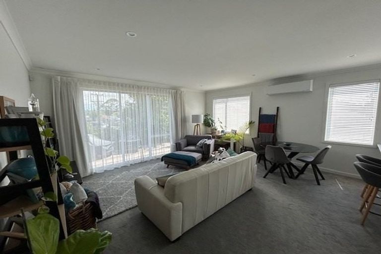 Photo of property in 258 Birkdale Road, Birkdale, Auckland, 0626
