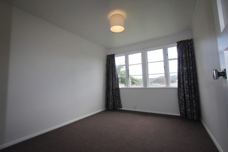 Photo of property in 90 Wilkie Crescent, Naenae, Lower Hutt, 5011