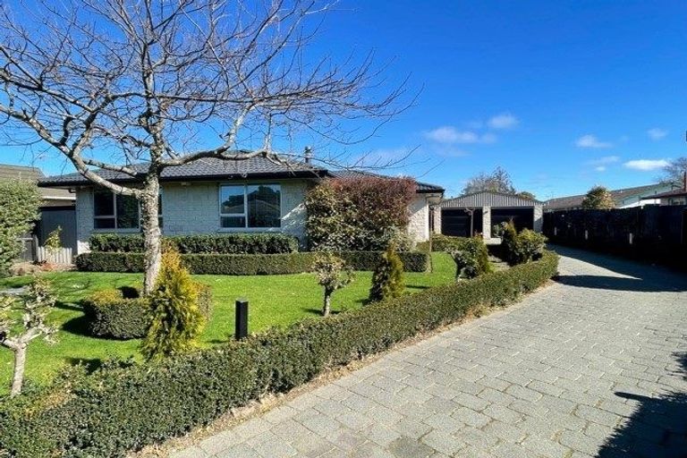 Photo of property in 5 Valecrest Avenue, Parklands, Christchurch, 8083