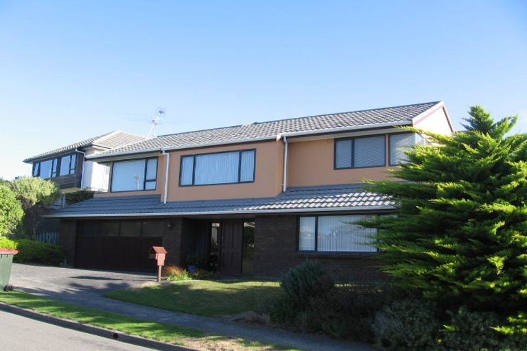 Photo of property in 5 Longmont Terrace, Churton Park, Wellington, 6037