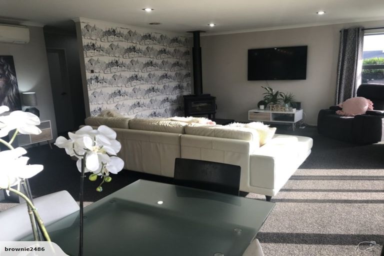 Photo of property in 17 Eyrewell Road, Pegasus, 7612