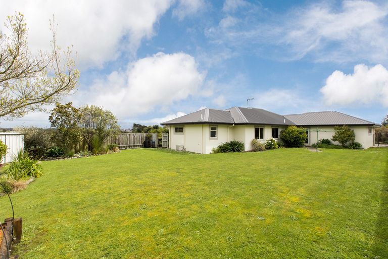 Photo of property in 6 Kea Place, Fitzherbert, Palmerston North, 4410