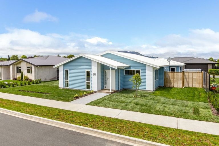 Photo of property in 38 Noumea Drive, Rangatira Park, Taupo, 3330