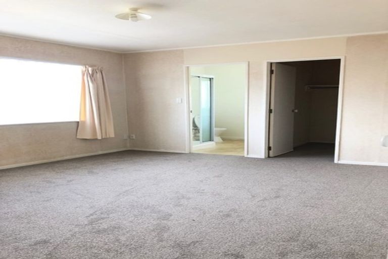 Photo of property in 1/2 Whitford Road, Howick, Auckland, 2014
