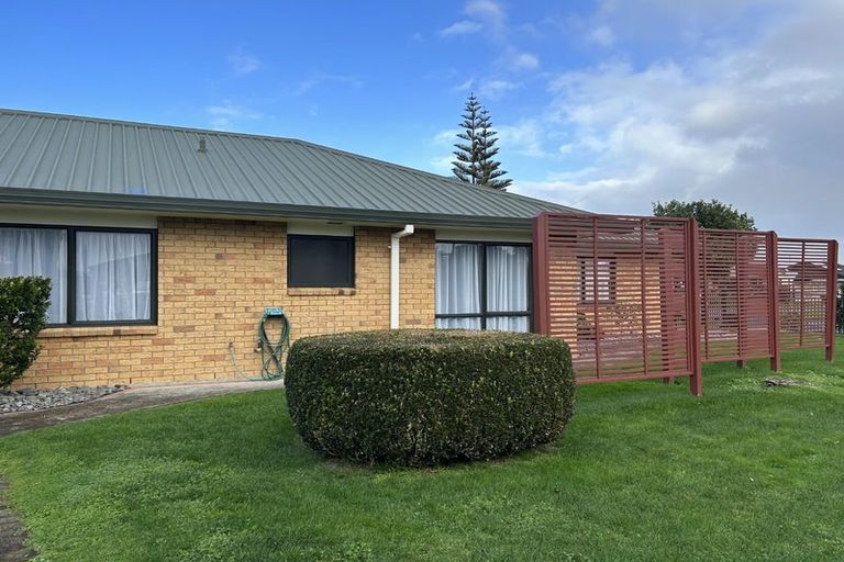 Photo of property in 2 Waipuna Place, Rototuna, Hamilton, 3210