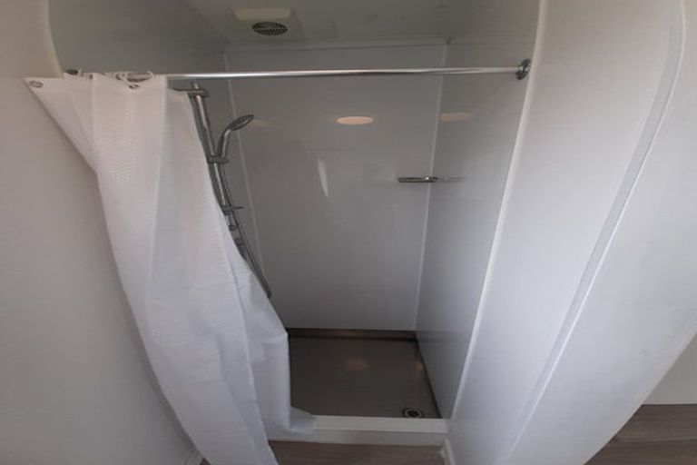 Photo of property in 8 Charles Road, Hannahs Bay, Rotorua, 3010