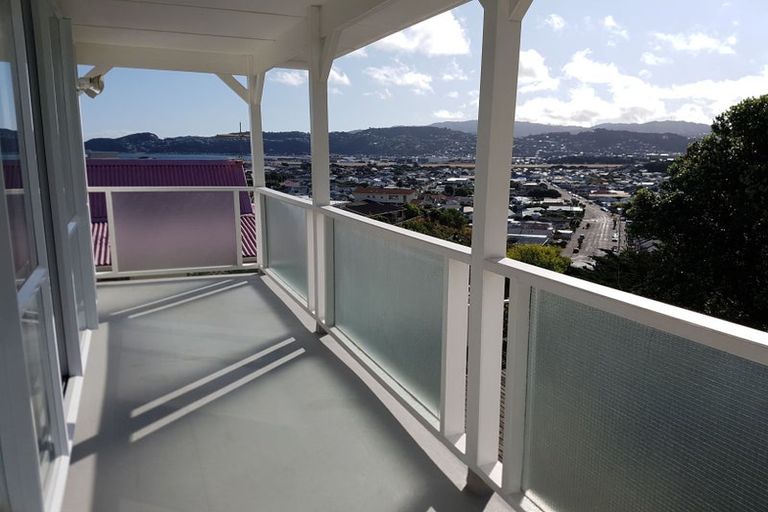 Photo of property in 8 Dallas Court, Miramar, Wellington, 6022