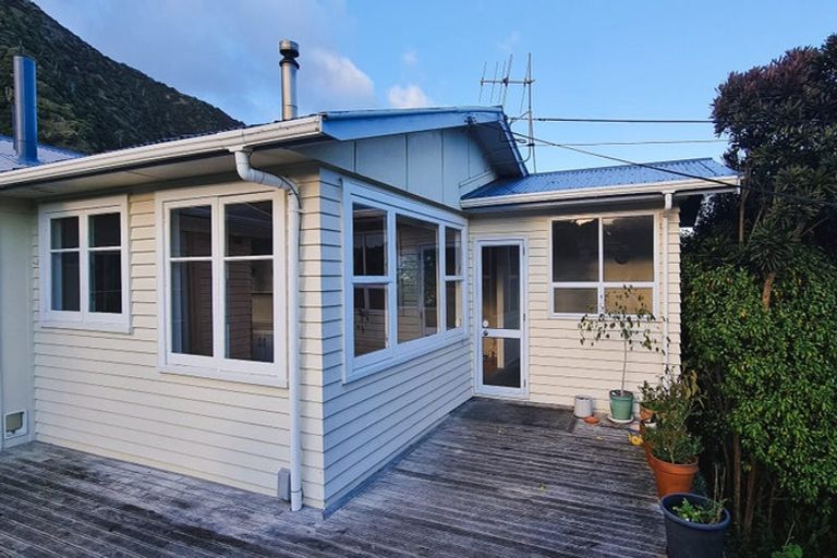 Photo of property in 46 Wellington Road, Paekakariki, 5034