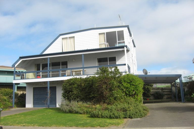 Photo of property in 2 Turnbull Place, Ohope, 3121
