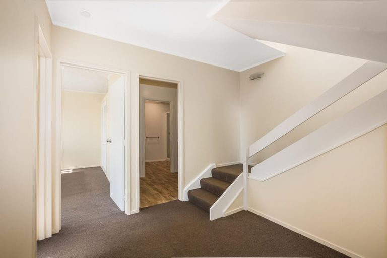 Photo of property in 2/10 Yarrow Place, Papakowhai, Porirua, 5024