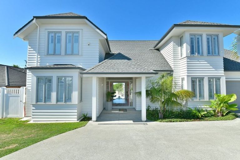 Photo of property in 110 Vipond Road, Stanmore Bay, Whangaparaoa, 0932