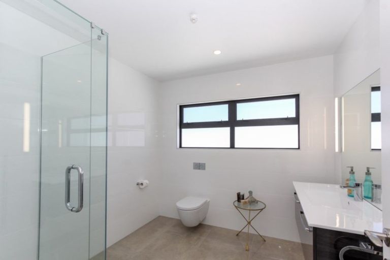 Photo of property in 1/86 Hurlstone Drive, Waiwhakaiho, New Plymouth, 4312