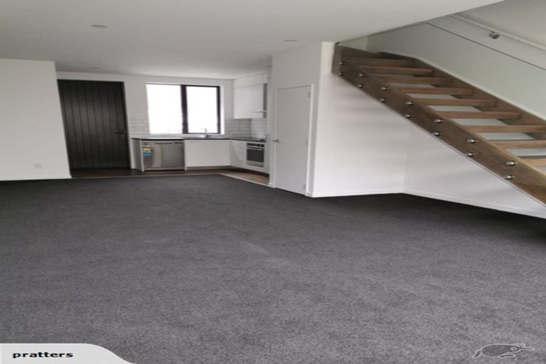 Photo of property in 12/20 Trent Street, Island Bay, Wellington, 6023