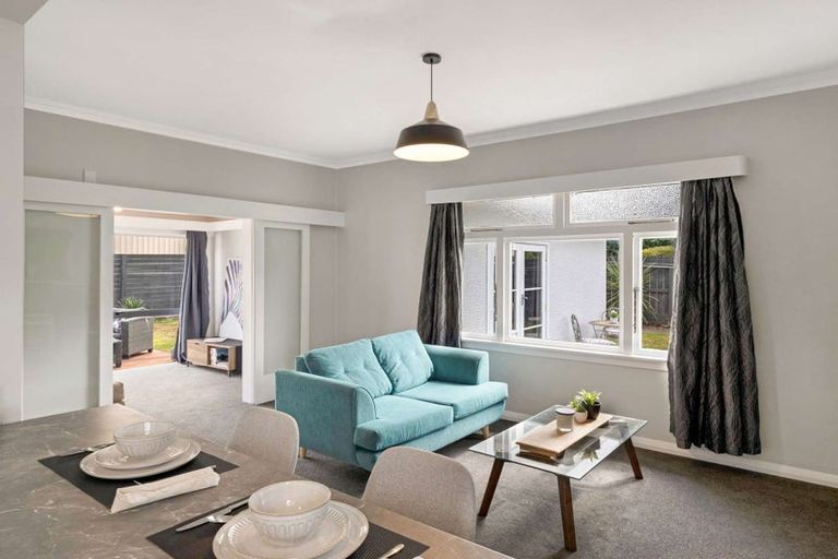 Photo of property in 64 Great North Road, Saint Johns Hill, Whanganui, 4500