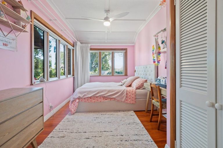 Photo of property in 40 Youngs Road, Papakura, 2110