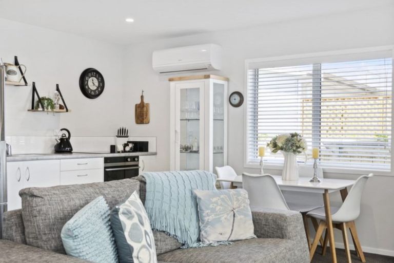 Photo of property in 11 Kamahi Crescent, Papamoa Beach, Papamoa, 3118