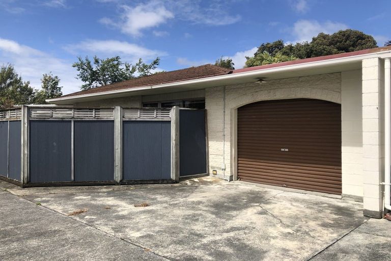 Photo of property in 1 Bambery Court, Palmerston North, 4414