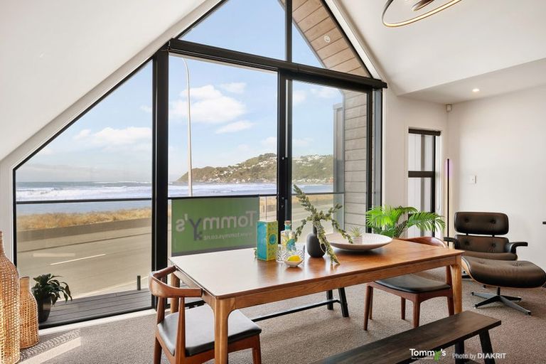 Photo of property in 32 Lyall Parade, Lyall Bay, Wellington, 6022