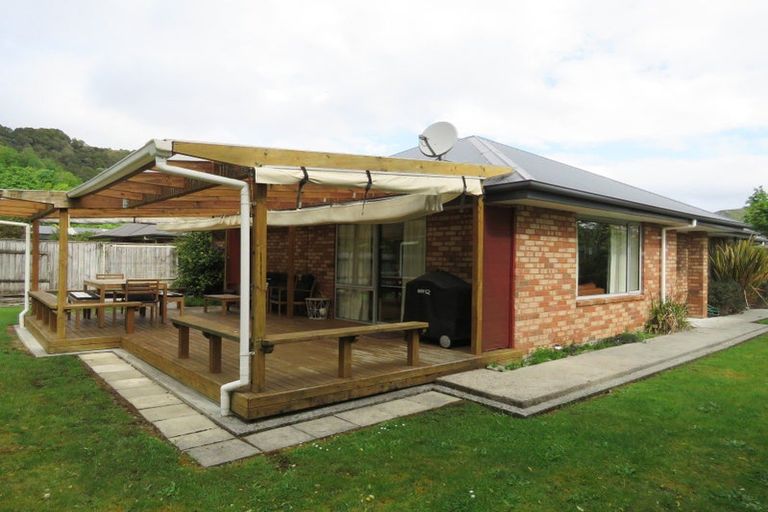 Photo of property in 20 Coal Street, Reefton, 7830