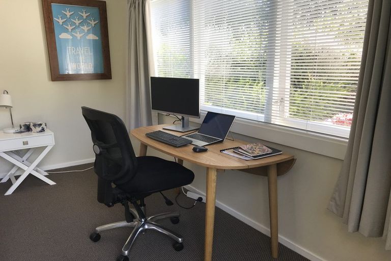 Photo of property in 26 Walton Avenue, Waikanae, 5036