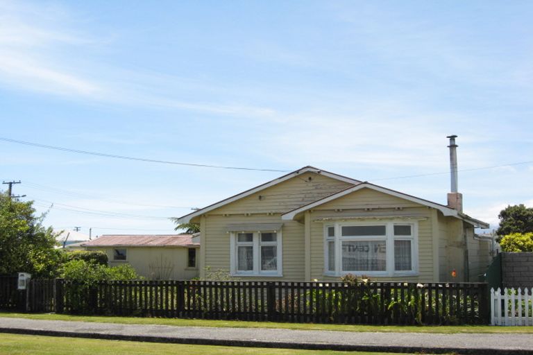 Photo of property in 105 Queen Street, Westport, 7825