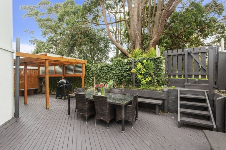 Photo of property in 26a Niccol Avenue, Narrow Neck, Auckland, 0624