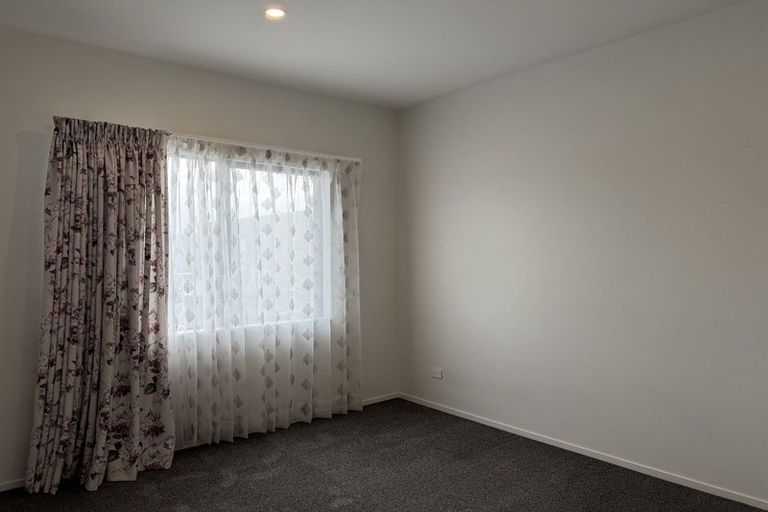 Photo of property in 5 Pilot Drive, Hobsonville, Auckland, 0616