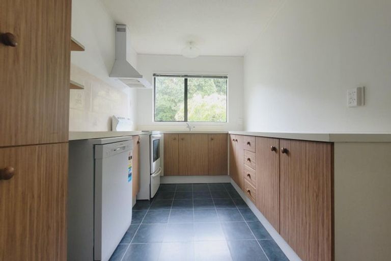 Photo of property in 1-2 Seagull Place, Whitby, Porirua, 5024