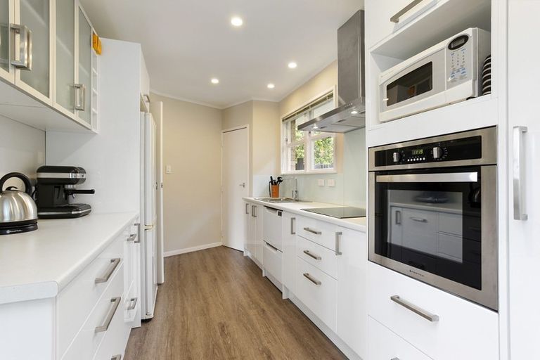 Photo of property in 23 Rotoiti Avenue, Pakuranga Heights, Auckland, 2010