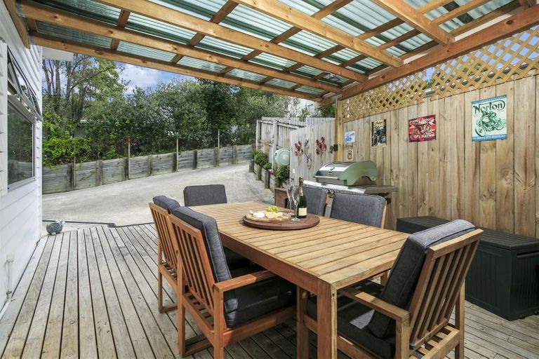 Photo of property in 128a Glamorgan Drive, Torbay, Auckland, 0630