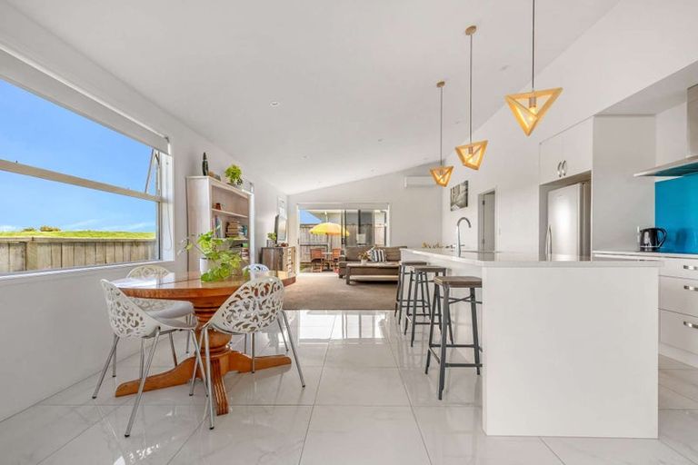 Photo of property in 12 Franks Way, Papamoa Beach, Papamoa, 3118