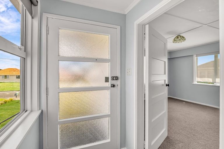 Photo of property in 92 Swiss Avenue, Gonville, Whanganui, 4501