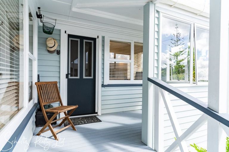 Photo of property in 25 Whaka Street, Maungaturoto, 0520