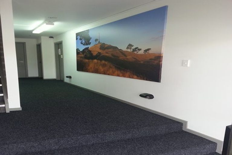 Photo of property in 23 Mcdonald Crescent, Mount Wellington, Auckland, 1060