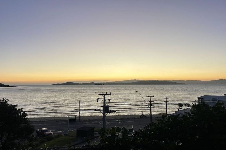 Photo of property in 15 Ferry Road, Days Bay, Lower Hutt, 5013