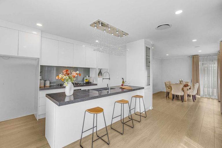 Photo of property in 62 Donegal Park Drive, Flat Bush, Auckland, 2019
