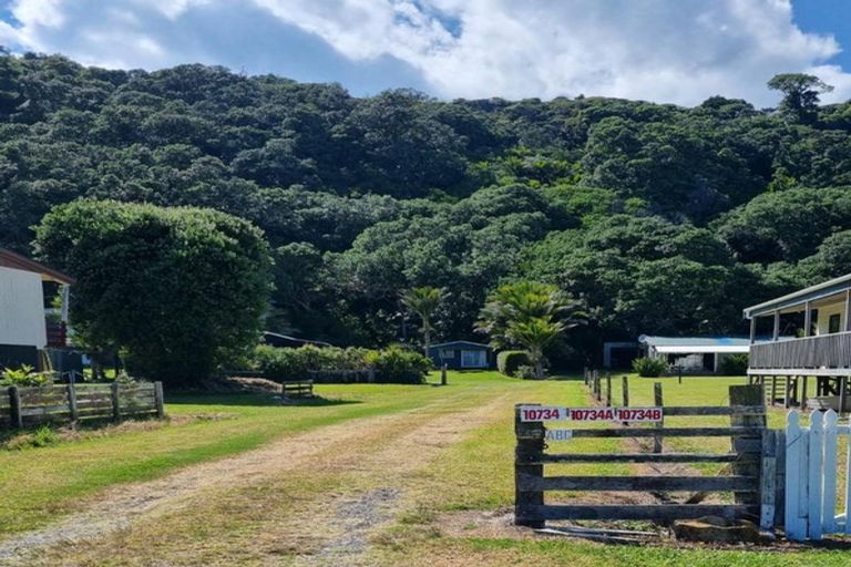 Photo of property in 10734 State Highway 35, Waihau Bay, Te Kaha, 3199