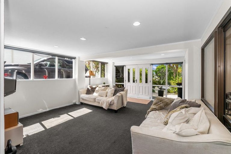 Photo of property in 107 Tiroroa Avenue, Te Atatu South, Auckland, 0610
