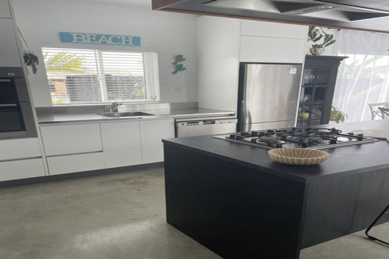 Photo of property in 2 Taimoana Close, Mangawhai Heads, Mangawhai, 0505