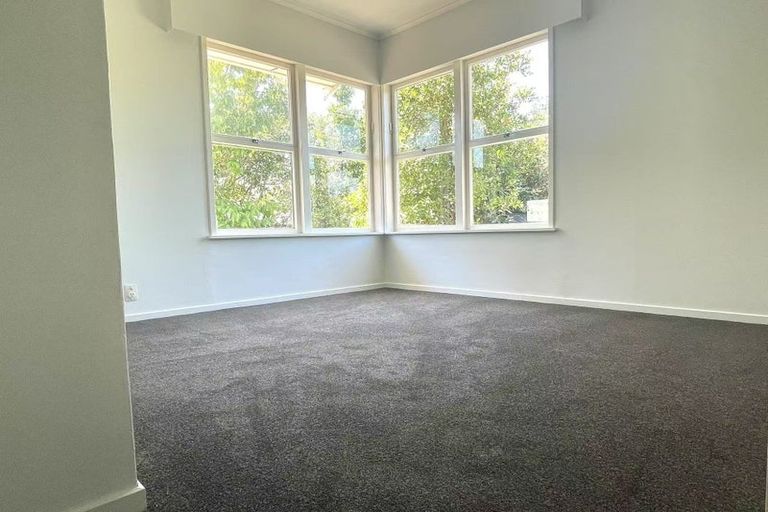 Photo of property in 6 Raines Avenue, Forrest Hill, Auckland, 0620