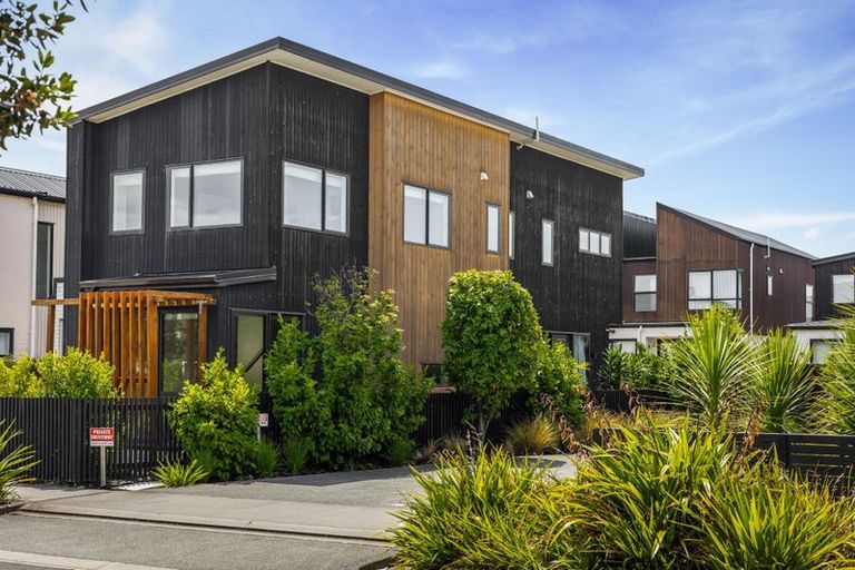 Photo of property in 64 Glidepath Road, Hobsonville, Auckland, 0616