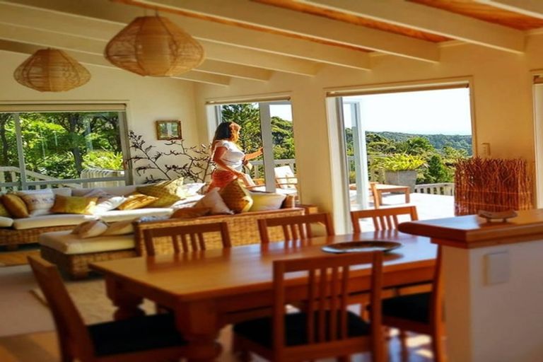 Photo of property in 128 Lone Kauri Road, Karekare, Auckland, 0772