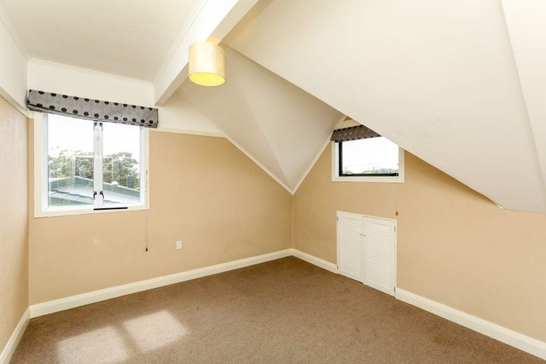 Photo of property in 12 Dorset Avenue, Westown, New Plymouth, 4310