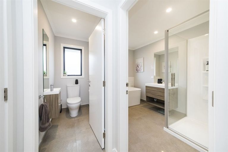 Photo of property in 202 Pacific Drive, Fitzherbert, Palmerston North, 4410