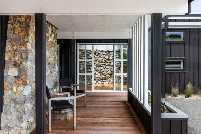 Photo of property in 224 Lake Terrace, Waipahihi, Taupo, 3330