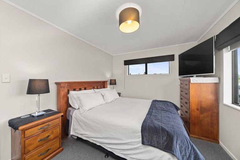Photo of property in 12 Almond Grove, Feilding, 4702