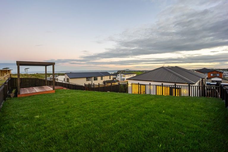 Photo of property in 187 Te Oneroa Way, Long Bay, Auckland, 0630