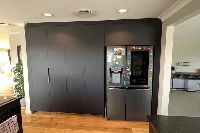 Photo of property in 26 Bernleigh Terrace, West Harbour, Auckland, 0618