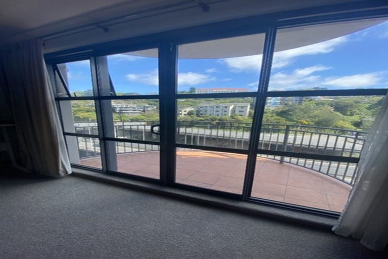 Photo of property in Atrium Towers, 7h/154 The Terrace, Wellington Central, Wellington, 6011