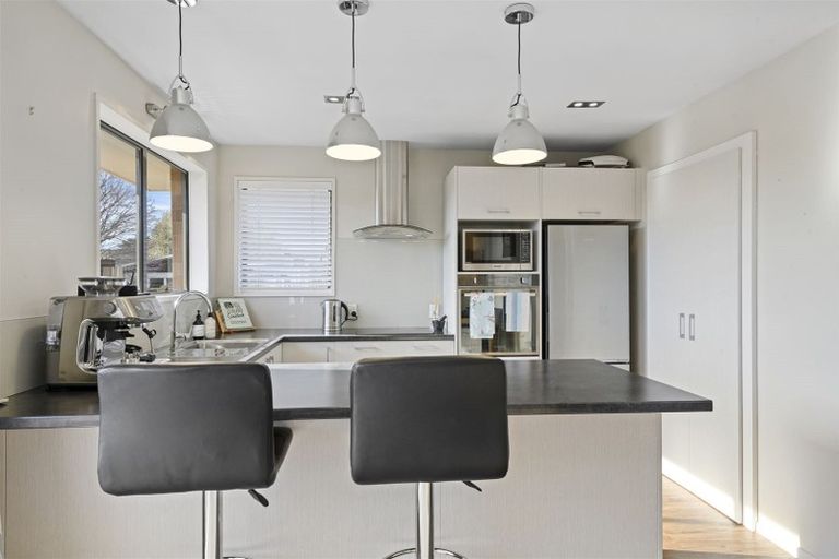 Photo of property in 12 O'halloran Drive, Halswell, Christchurch, 8025